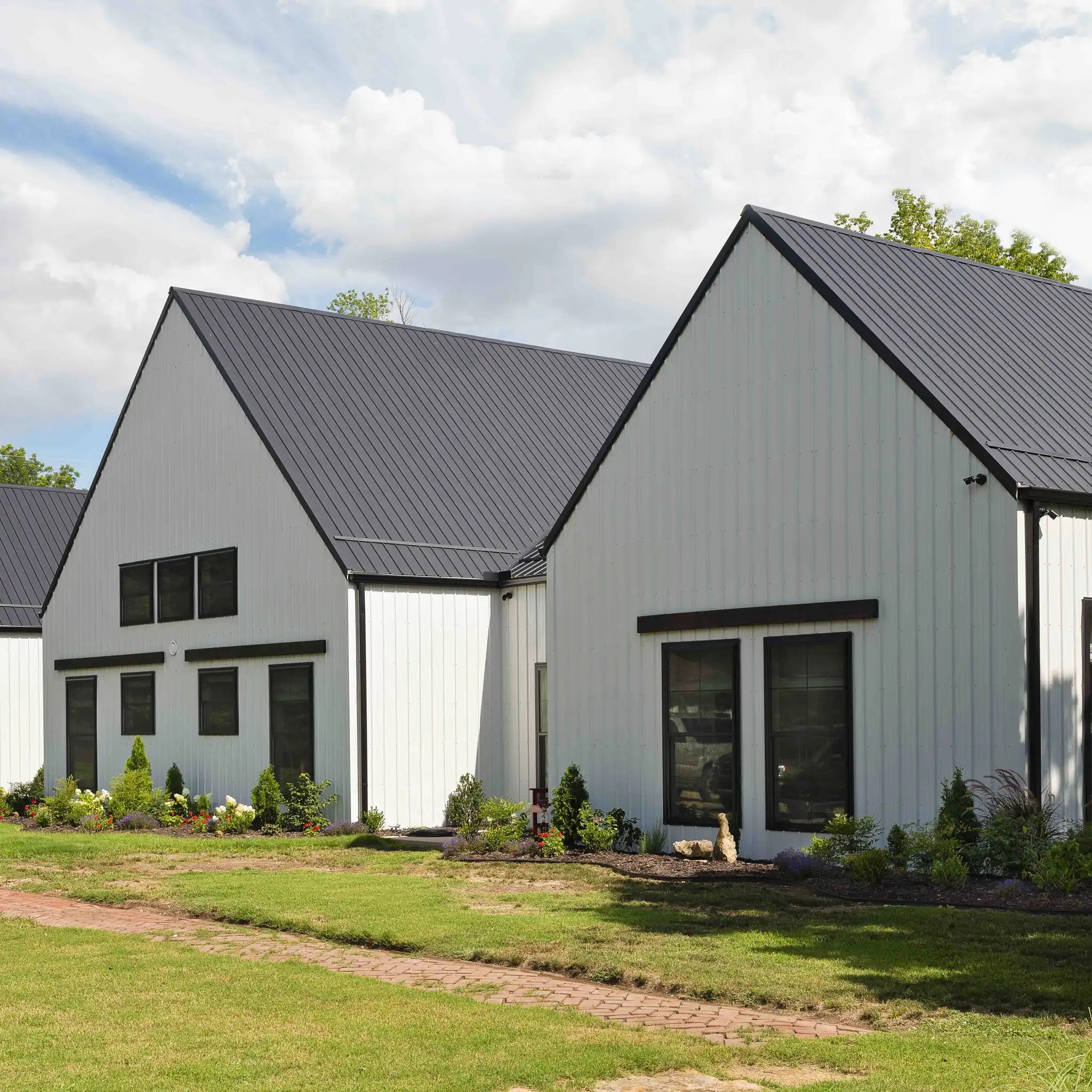 Deluxe Cottage + Garage House Plan